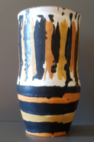 Gorka Lívia - Bronz - fekete váza