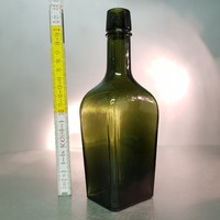"2" négyzetes hasáb, zöld likőrösüveg (837)