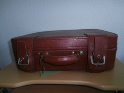 Vintage bőrönd koffer kulccsal