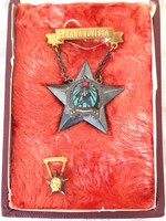 Sztahanovista kitüntetés az 50s évekből mini és dobozában