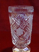 Ólomkristály, kézi csiszolású váza, 18 cm magas, 9 cm átmérővel. Vanneki!