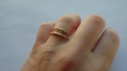 B16 - Fémjelzett 14 karátos arany gyűrű görög minta apró kövekkel