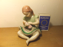 Drasche porcelán babázó kislány figura-zöld ruhás lány babával