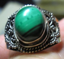 925 ezüst gyűrű 18,7/58,7 mm, malachittal