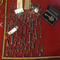 Antik kulcs-gyűjtemény 55darab századfordulós kulcs