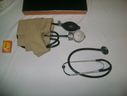 Retro vérnyomásmérő - sztetoszkópos