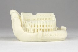 0Y505 Roma Souvenir Hand Sculpture of the Colosseum