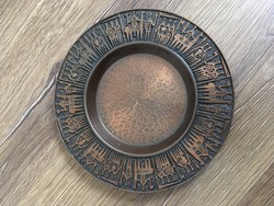 Jelzett iparművészi réz vagy bronz fali tányér