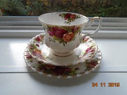 Royal Albert Old Country Rose teás készlet süteményes tányérral