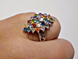 Mesés színes kövekkel díszített ezüst gyűrű 60-as méret