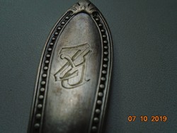 Antik dombormintás monogramos ezüstözött villa W&B 60 jelzéssel