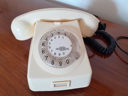 Retro tárcsás telefon 1989 vajszínű régi telefonkészülék 