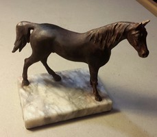 Bronz ló szobor, gyönyörű ábrázolás, 18 cm-es, ajándéknak.