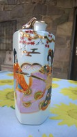 Kézi festésű gyönyörű porcelán váza kismadárral m 15,5 cm