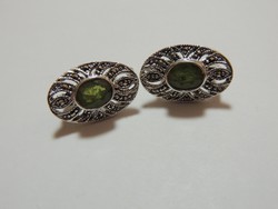Nagyméretű kézműves smaragd és markazit köves ezüst fülbevaló 