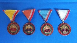 Négy kitüntetés: A haza fegyveres szolgálatában, 10, 15, 20, 25 év