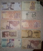 10db vegyes külföldil bankjegy.
