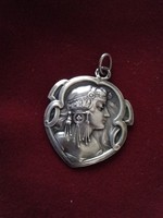 Szecessziós stílusú antik ezüst medál 