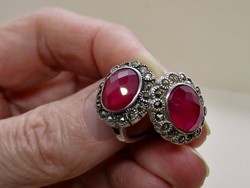 Szépséges rubin, markazit ezüst fülbevaló