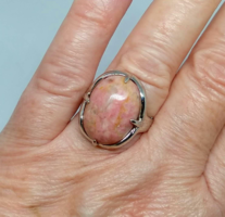 Természetes rodokrozit gyűrű, töltött ezüst foglalatban