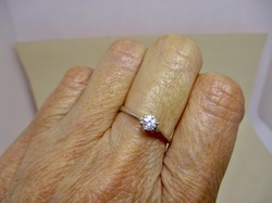 Gyönyörű ezüst jegygyűrű nagyon elegáns