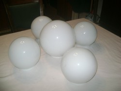 Retro, hófehér tejüveg gömb lámpa búra - egy plusz négy darab