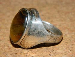 Egyedi készítésű férfi ezüst köves gyűrű.