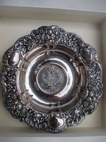 Juwelier Fischer ötvösmester-Mária Terézia ezüst tallérral díszített hamutartó.