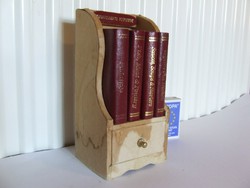 Régi kisméretű papírból készült mini könyves polc, picike szekrény angol nyelvű szakácskönyvekkel