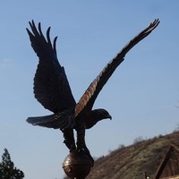 Turul madár bronz szobor