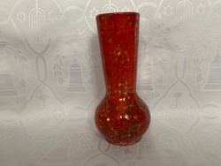 Retro jelzett piros kerámia váza, 22,5 cm. Tófej?