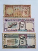 Szaúd-Arábia 1 (1961-77) , 5 (1983) és 10 (1983) Riyal. 