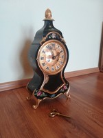 Du Chateau, nagyméretű francia asztali óra, kandalló óra. Royal fekete, arany színben, Működik