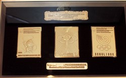 Szöuli Olimpia Limitált Kiadású Hivatalos Emléke 24k Aranyozott Kabala Plakát Embléma 1988