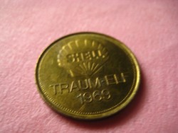 Shell parkoló zseton  rajta a Traum elf  1969 , a német  álomtizenegy egyike  Wily Schulz   26 mm