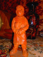 Réz szignóval Terrakotta kisfiú szobor-kézi formálás