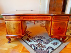 Intarziás barokk íróasztal fotellal