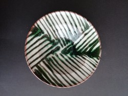 Kortárs Szűcs Henriett zöld- fehér csíkos retro mázas kerámia dísz tányér falitányér - EP
