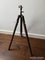 Háromlábú fa fényképezőgép állvány