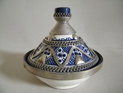 Marokkói fedeles, filigrán fémdíszes kerámia tálka