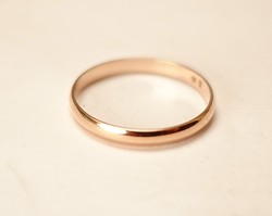 Arany karikagyűrű.