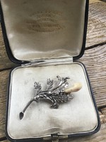 Antik ezüst vadász ékszer bross szarvas gyöngyfoggal