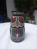 Kunszentmártoni BOZSIK kerámia váza 20cm magas, tökéletes állapotban , 15cm-es az alja átmérője.