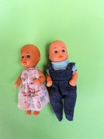 Pair of retro dollhouse rubber dolls 25.