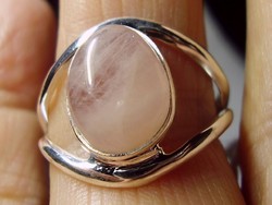925 ezüst gyűrű, 20,1/63,1 mm, rózsakvarccal