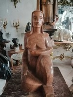 Matzon Frigyes  szobrászművész  jelzésével. Gránit szobor " Kis hölgy. Pihenő ". Ritkaság.N-45