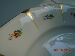 Altwien Karlsbad Biedermeier kézzel festett 12 szögletes  tányér,színes apró Meisseni virágokkal