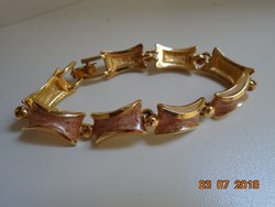 Tüzaranyozott vintage széles karlánc 8 db elemből, rózsaszín gyöngyház tűzzománc betétekkel