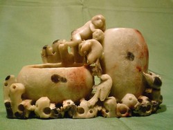 Régi nagyméretű, súlyos 1,1 kg, faragott zsírkő szobor-tároló 21cm x 13cm x 5cm