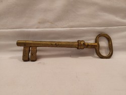 Nagyméretű antik pince kulcs
